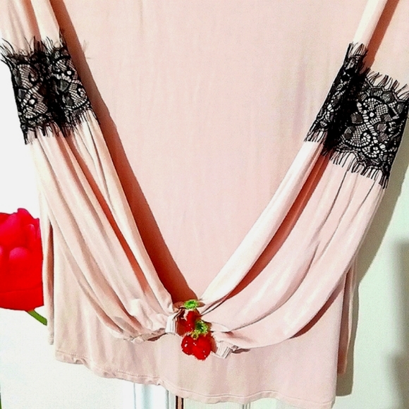 NEWOT🎀SUZY SHIER Viscose Pink Long Sleeve Blouse with Black Lace Fringe Sz: L - Picture 7 of 10